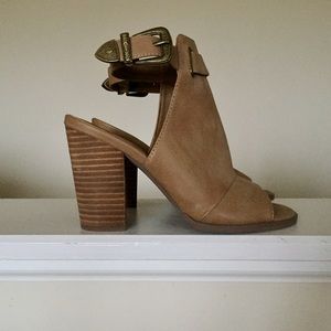 ⬇️$35⬇️GUESS Ankle Boots Sz 6